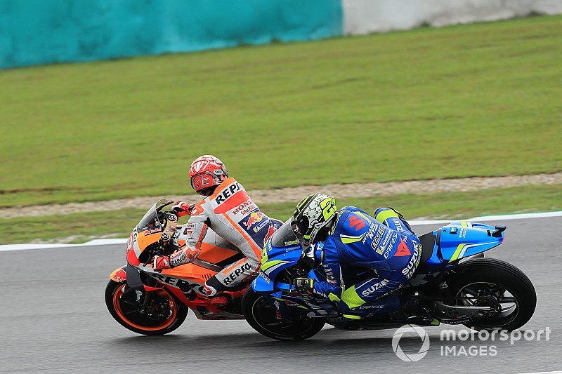 Marquez penalizzato per aver ostacolato Iannone: la pole va a Johann Zarco!