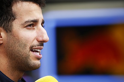Renault no ha pagado "una cantidad estúpida de dinero" por Ricciardo