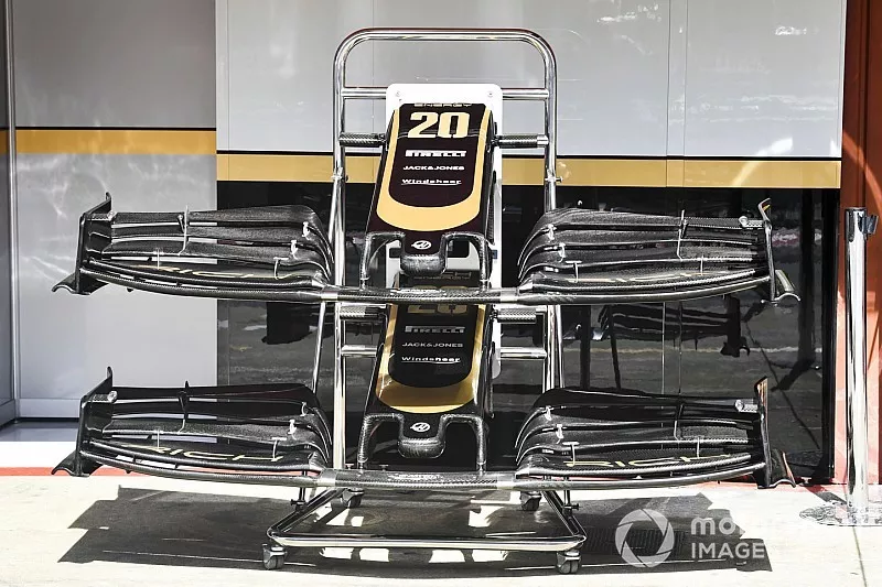Haas F1 Team VF-19 front wing