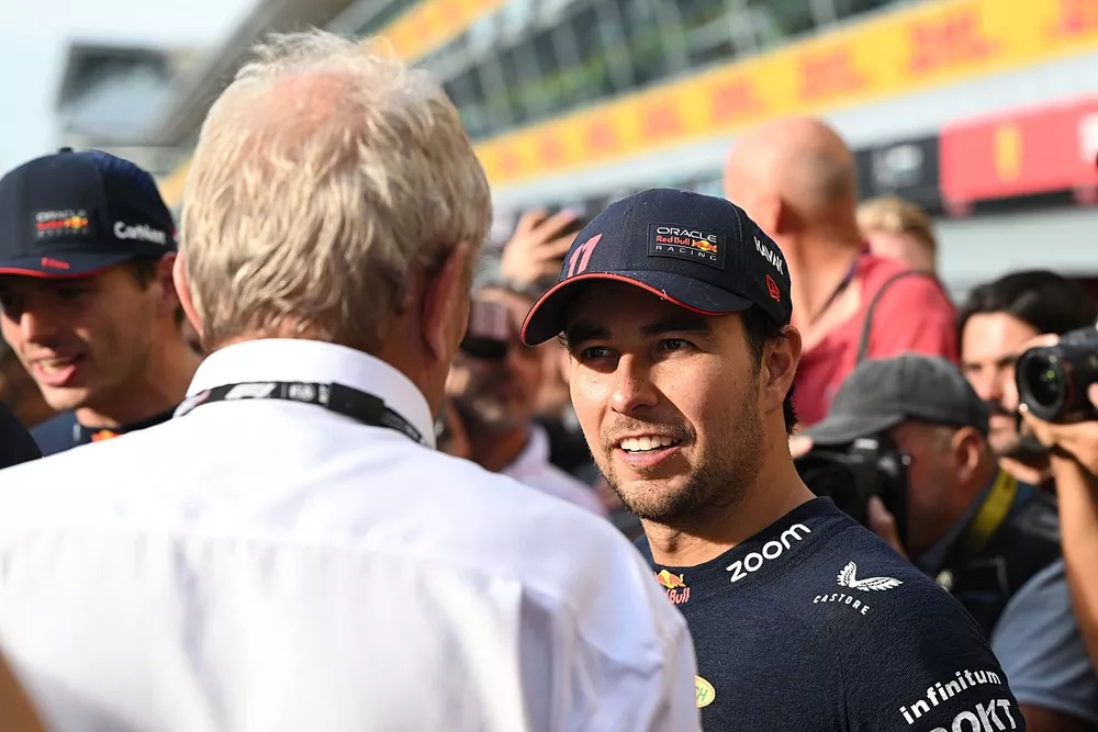 Helmut Marko, Consultor, Red Bull Racing, Sergio P&eacute;rez, Red Bull Racing, 2&ordf; posici&oacute;n, charla tras la carrera