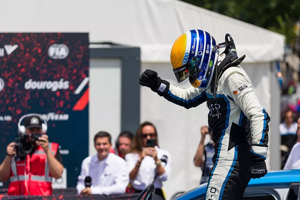 Race winner Santiago Urrutia, Cyan Performance Lynk & Co, Lynk & Co 03 TCR