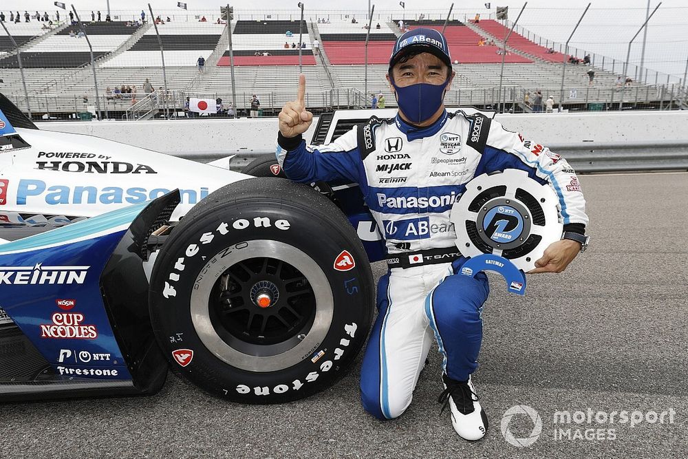 Ganador de la pole Carrera 2, Takuma Sato, Rahal Letterman Lanigan Racing Honda