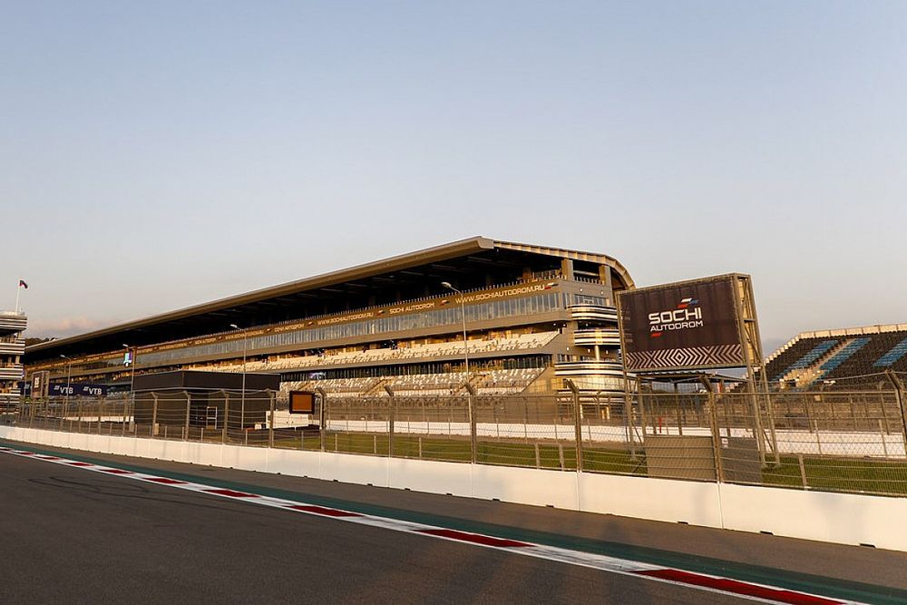 Main grandstand and track