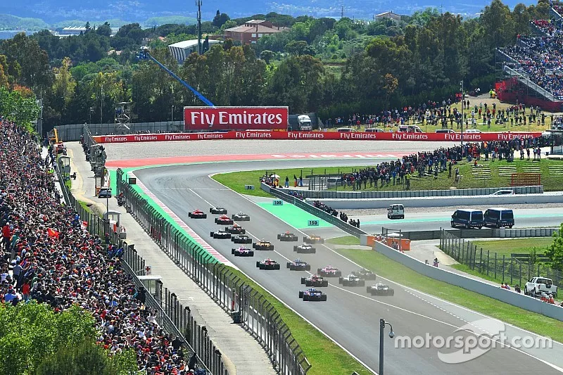 Lewis Hamilton, Mercedes-AMG F1 W09 l&iacute;der al inicio