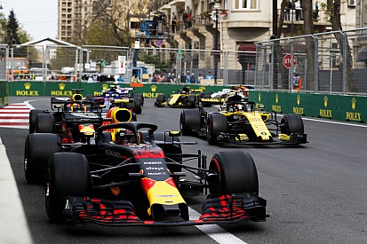 Verstappen szerint a Renault és a Honda hozzáállása „ég és föld”