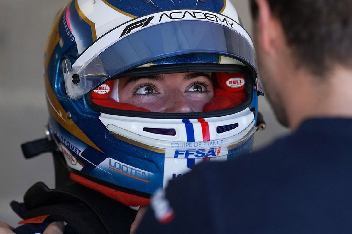 Jade Jacquet devient la première femme à gagner une course en F4 France