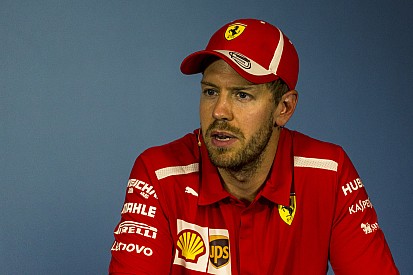 Pembalap F1 seperti dilarang membalap karena penalti - Vettel