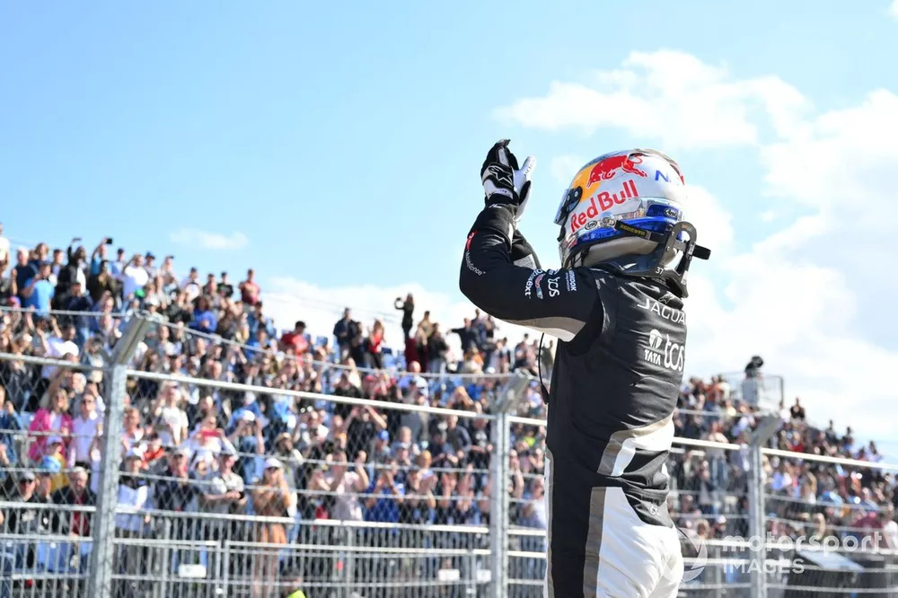 Nick Cassidy, Jaguar TCS Racing, 1st position, celebrates on arrival in Parc Ferme