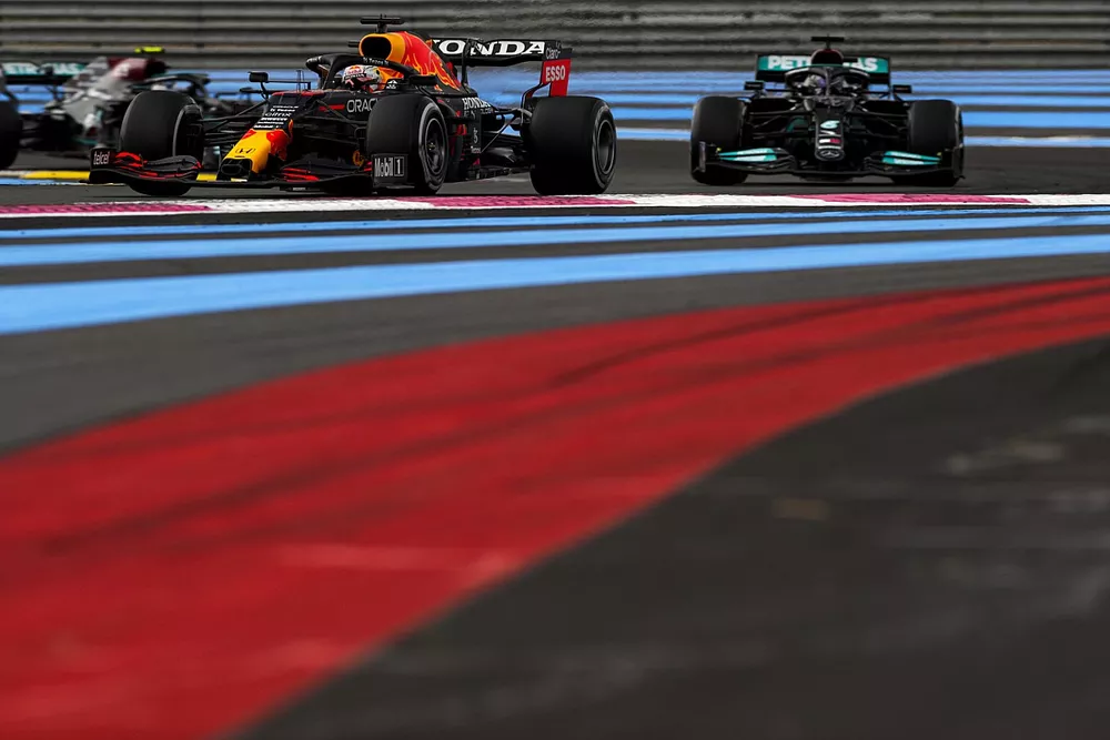 Max Verstappen, Red Bull Racing RB16B , Lewis Hamilton, Mercedes W12