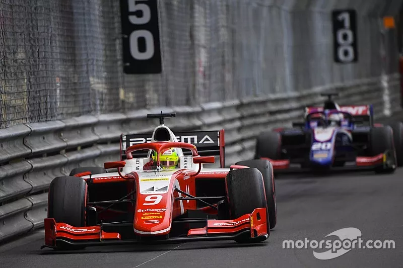 Mick Schumacher, Prema Racing, devant Giuliano Alesi, Trident