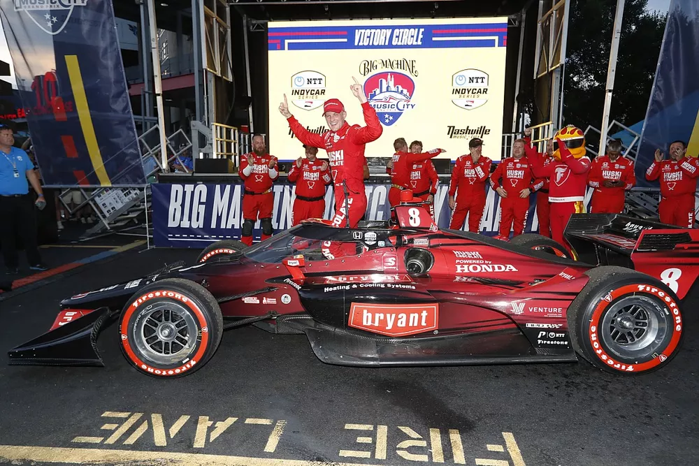 Race winner Marcus Ericsson, Chip Ganassi Racing