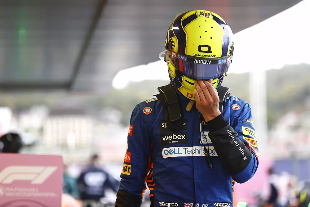 Lando Norris, McLaren, d&eacute;&ccedil;u dans le parc ferm&eacute;