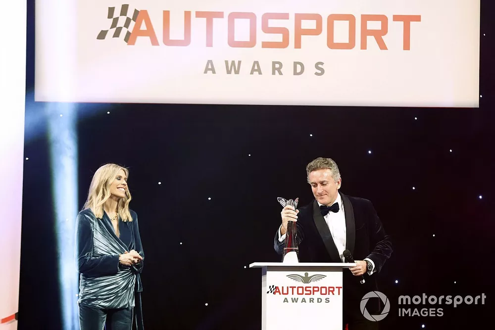 Alejandro Agag on stage with his Pioneering and Innovation Award