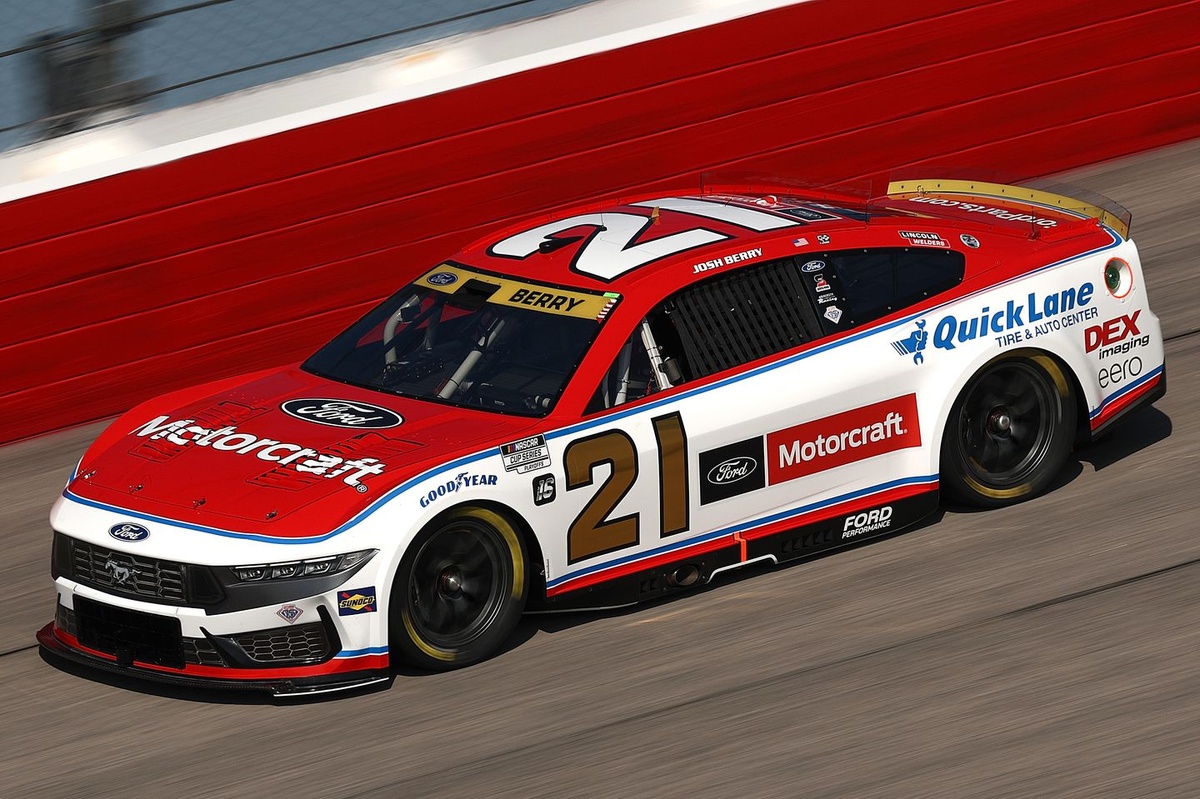 Josh Berry in playoff peril after shocking Lap 1 wreck at Darlington