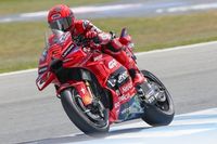 Márquez exhibe un ritmo demoledor en un accidentado FP2