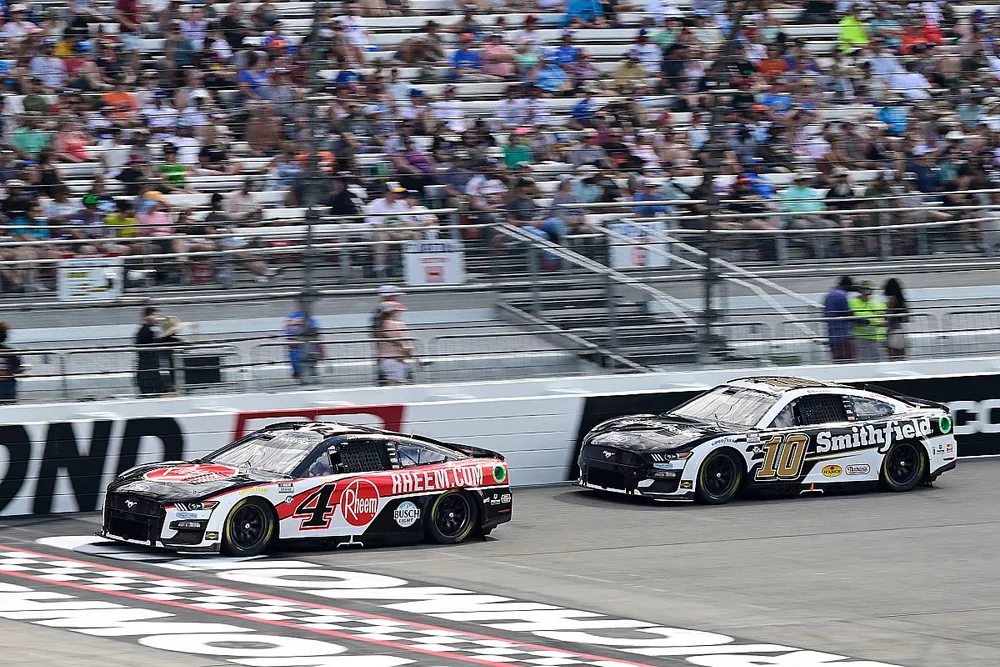 Kevin Harvick, Stewart-Haas Racing, Rheem Ford Mustang,Aric Almirola, Stewart-Haas Racing, Smithfield Ford Mustang