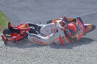 Vídeos: las dos caídas de Marc Márquez en el viernes de Australia
