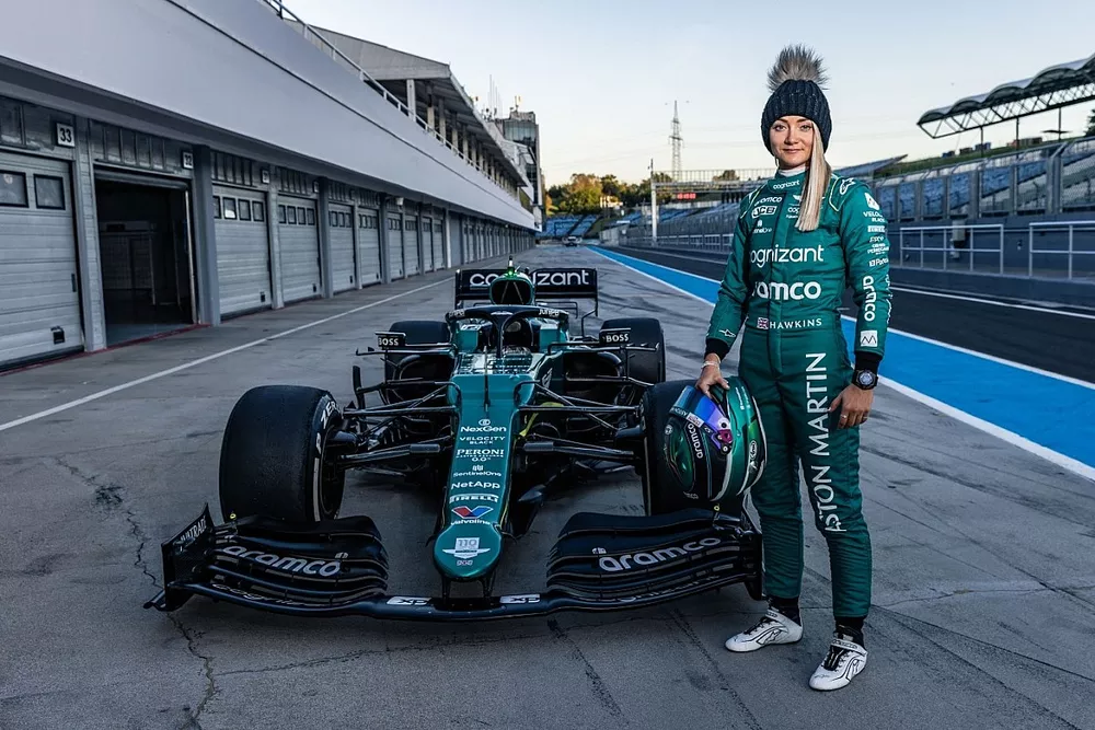Jessi Hawkins, test con el Aston Martin F1 de 2021