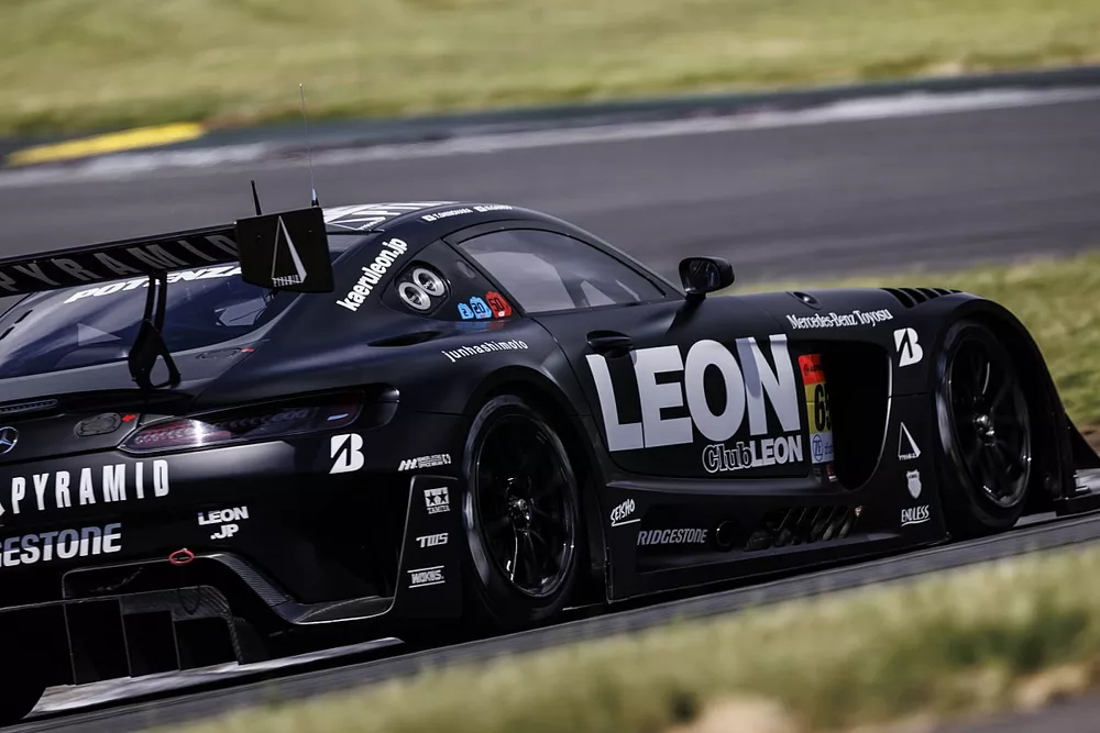 GT300タイトル争うLEON RACINGに痛手。蒲生尚弥の体調不良により