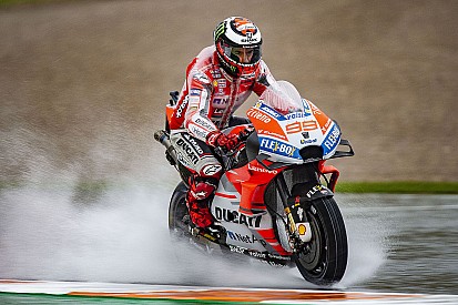 Lorenzo's injury feels "worse than expected" in Valencia