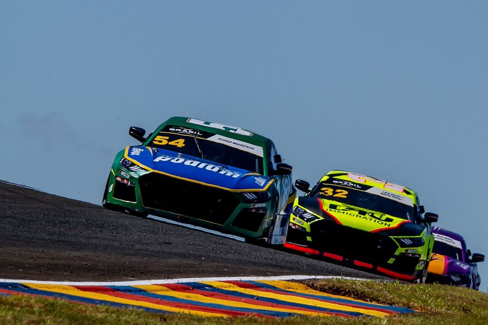 Diogo Moscato lidera fila com Leo Reis