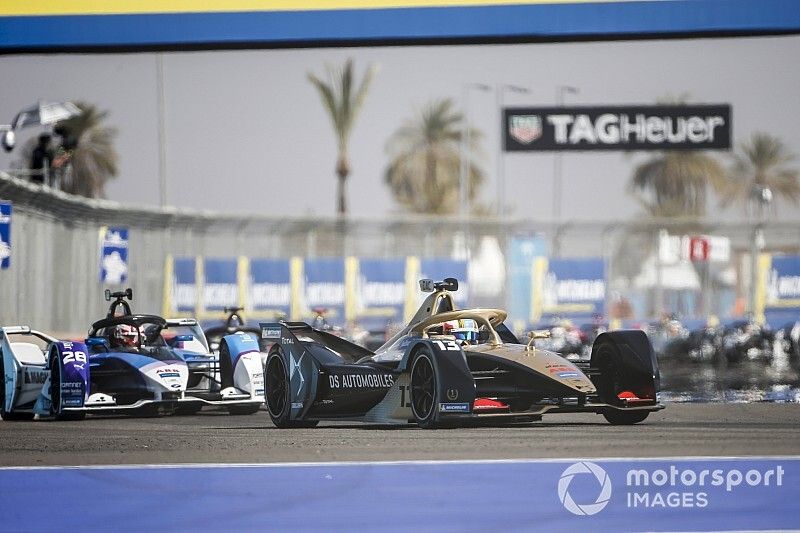 Antonio Felix da Costa, DS Techeetah, DS E-Tense FE20 leads Maximilian Günther, BMW I Andretti Motorsports, BMW iFE.20