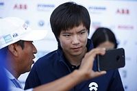 Piloto chino aclara el malentendido de su cuarentena en México