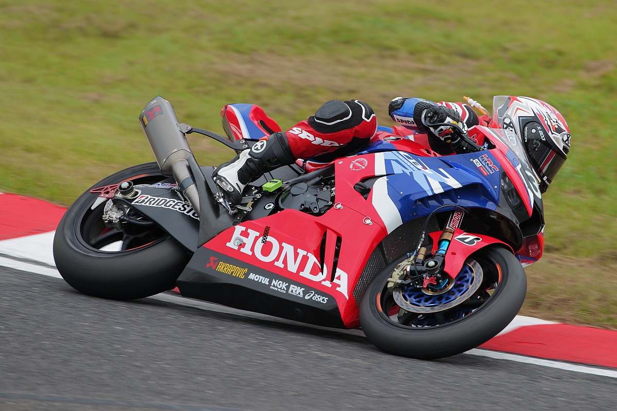 お値下げしました！1979鈴鹿8時間耐久レースパンフレットと記念ループタイ お値下げしました！1979鈴鹿8時間耐久レースパンフレットと記念
