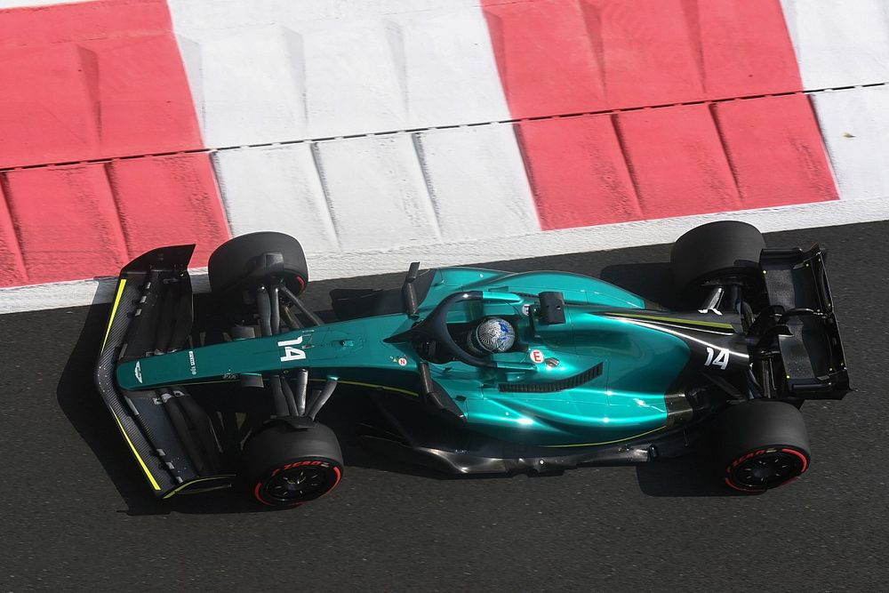 Fernando Alonso, Aston Martin AMR22 