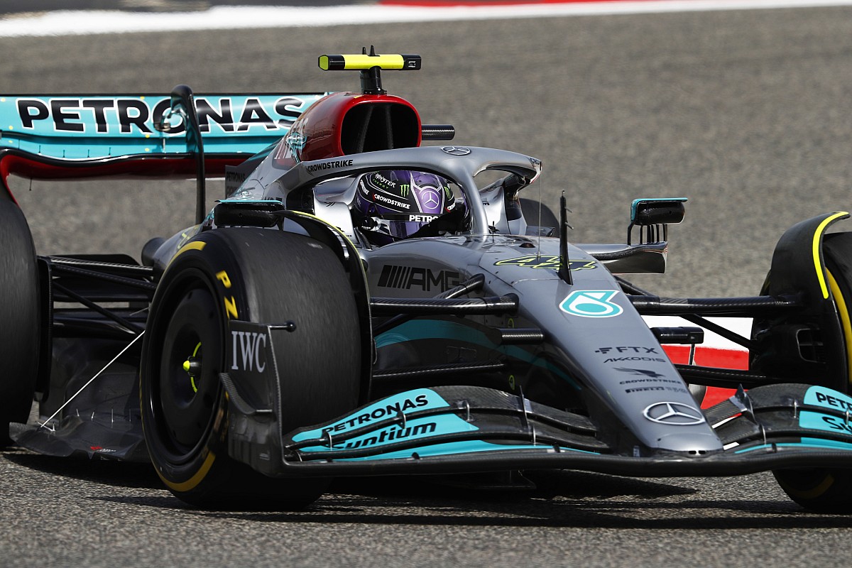 ミニチャンプス】 1/43 メルセデス AMG ペトロナス F1 W13