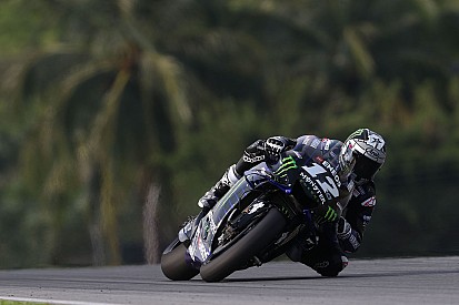 Viñales baja del 1.59 y lidera con claridad el segundo día de test en Sepang