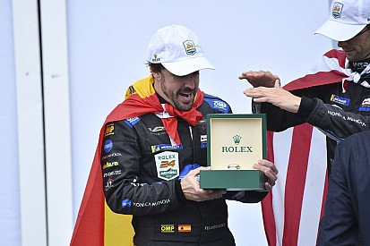 Alonso: Belki "dinlenmek için" F1 padokuna dönebilirim