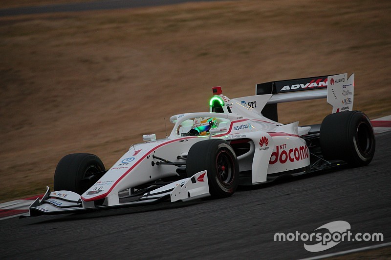 Los equipos de la Súper Fórmula de Japón salen a la pista con el nuevo coche