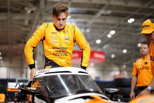 Aviones, trenes y coches: La traves&iacute;a de Pourchaire para la IndyCar en Toronto
