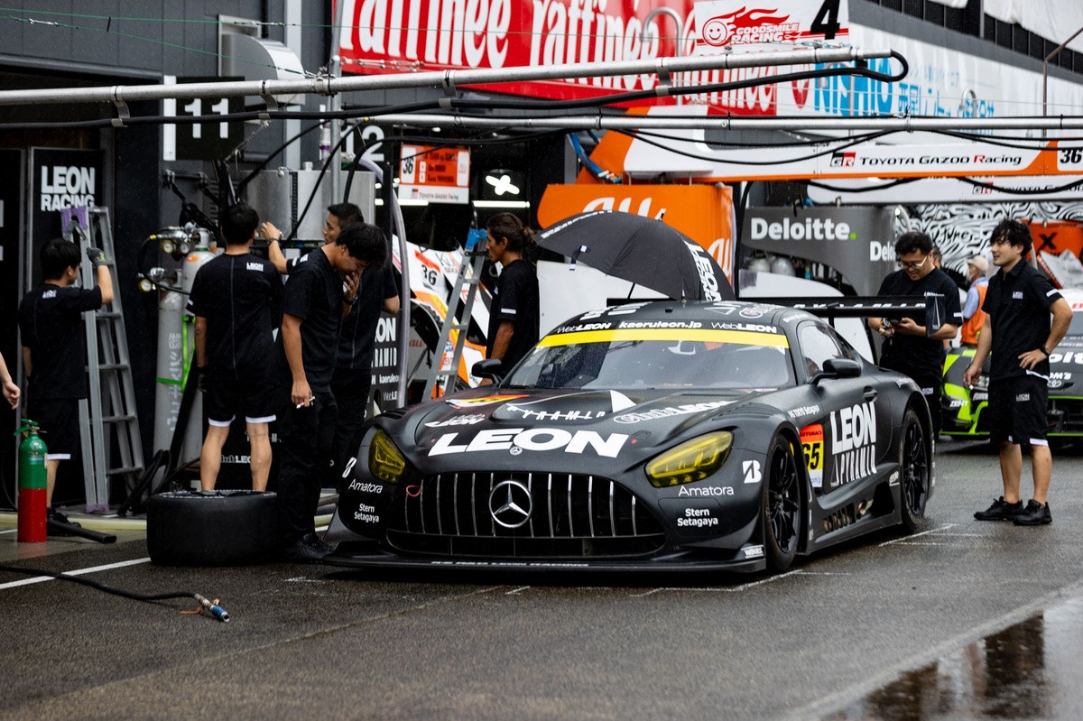 【値下げしました！】SUPER GT 37号車 65-leon-pyramid-amg.jpg