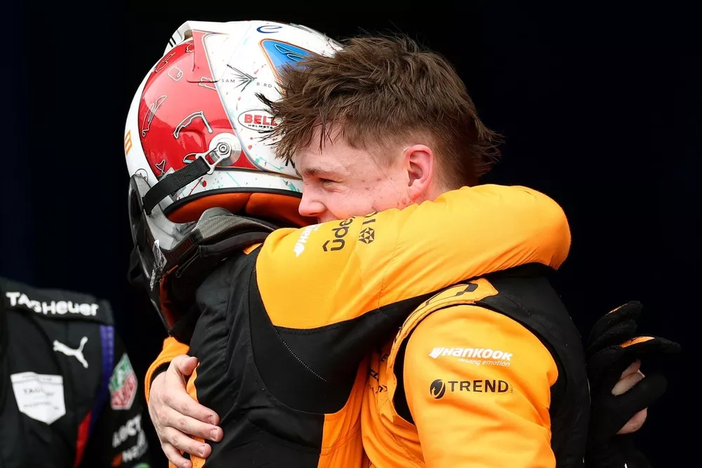 Sam Bird , NEOM McLaren Formula E Team embraces Third placed Taylor Barnard , NEOM McLaren Formula E Team in congratulations