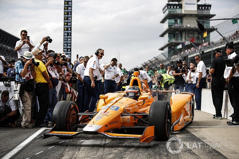 Слухи о McLaren в IndyCar возобновились. Команда их не опровергла