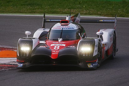 Toyota comienza liderando los libres de Silverstone