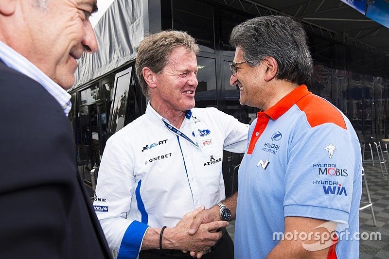 Carlos Sainz; Malcolm Wilson, jefe de M-Sport; Michel Nandan, jefe de Hyundai Motorsport