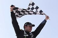 Rovelo gana fecha inaugural de NASCAR M&eacute;xico