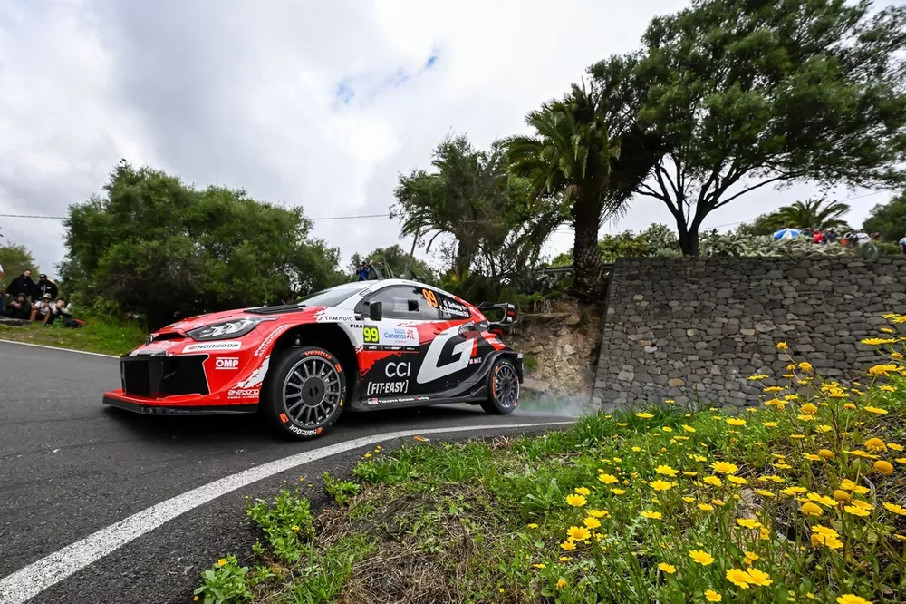 Oliver Solberg, Elliott Edmondson, Toyota Gazoo Racing WRT Toyota GR Yaris Rally1