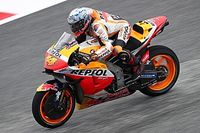 Pol Espargar&oacute;: &ldquo;Espero que ma&ntilde;ana llegue un hurac&aacute;n, porque la moto en seco no funciona&rdquo; 