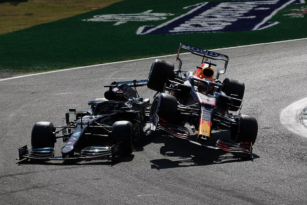 Lewis Hamilton, Mercedes W12, Max Verstappen, Red Bull Racing RB16B