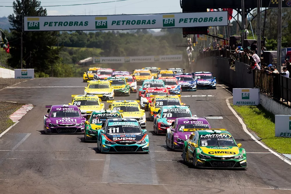 Largada da Stock Car em Tarum&atilde;