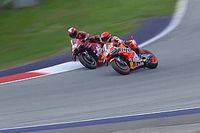 Pol Espargaró recibe una sanción por molestar a Marc Márquez en Austria