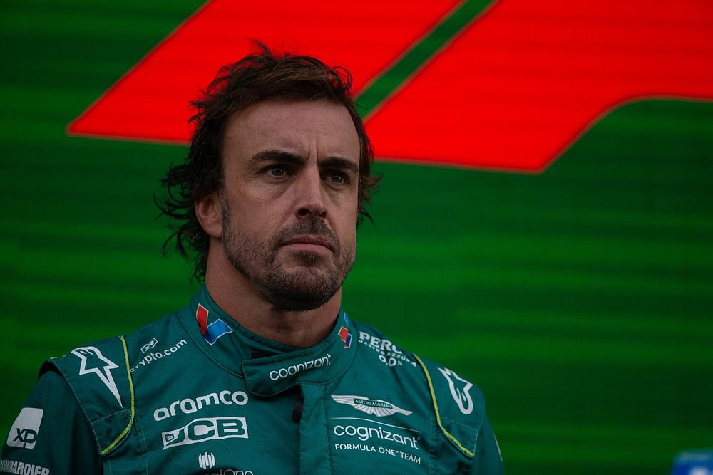 Podio: segundo lugar  Fernando Alonso, Aston Martin F1 Team