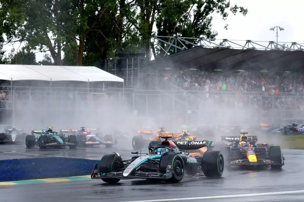 Arrancada, George Russell, Mercedes F1 W15, Max Verstappen, Red Bull Racing RB20, Lando Norris, McLaren MCL38