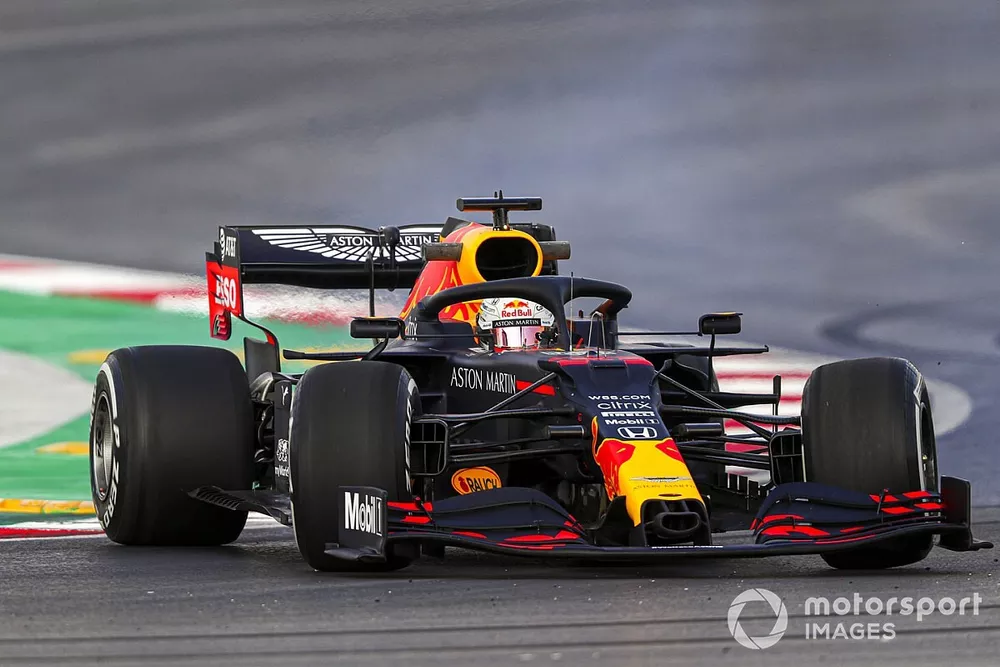 Max Verstappen, Red Bull Racing RB16, fait un t&ecirc;te &agrave; queue