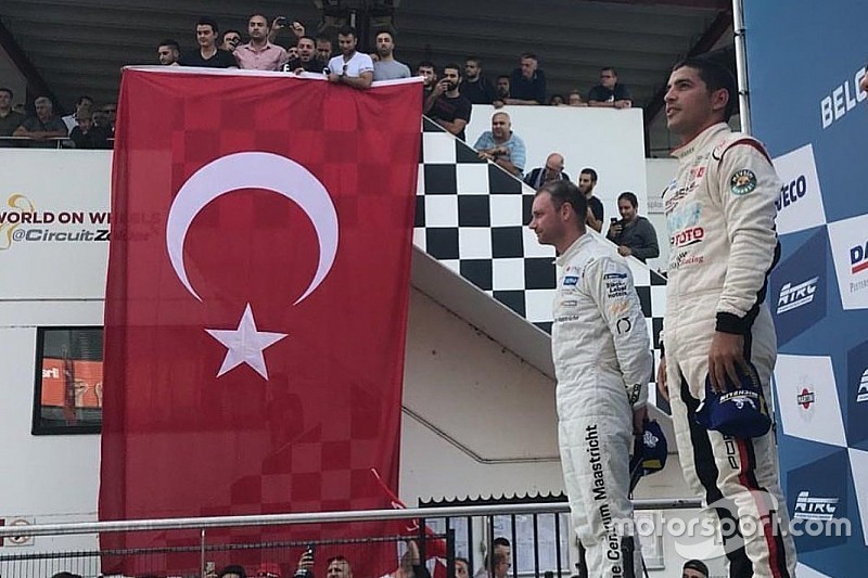 Porsche GT3 Cup Challenge Benelux Zolder: Ayhancan'dan çifte zafer, Berkay podyumda!