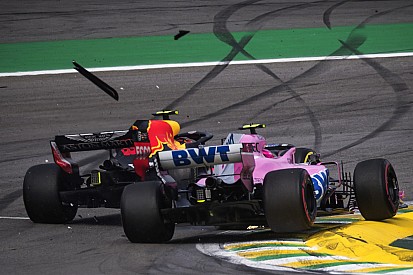 Fotogallery F1: il discusso incidente tra Verstappen e Ocon in Brasile